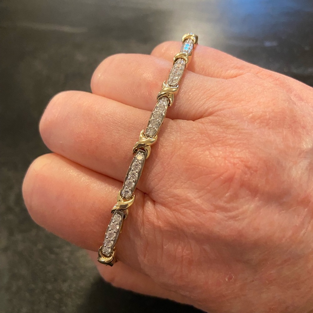 Price drop!!!! Elegant 14K diamond bracelet